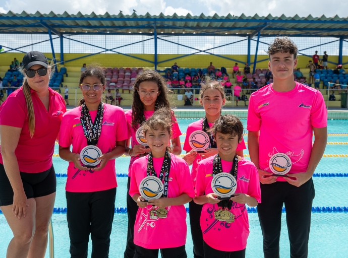 Stingray Swimming Team Aruba a logra 70 medaya na Siegfried Francisco Invitational 2025