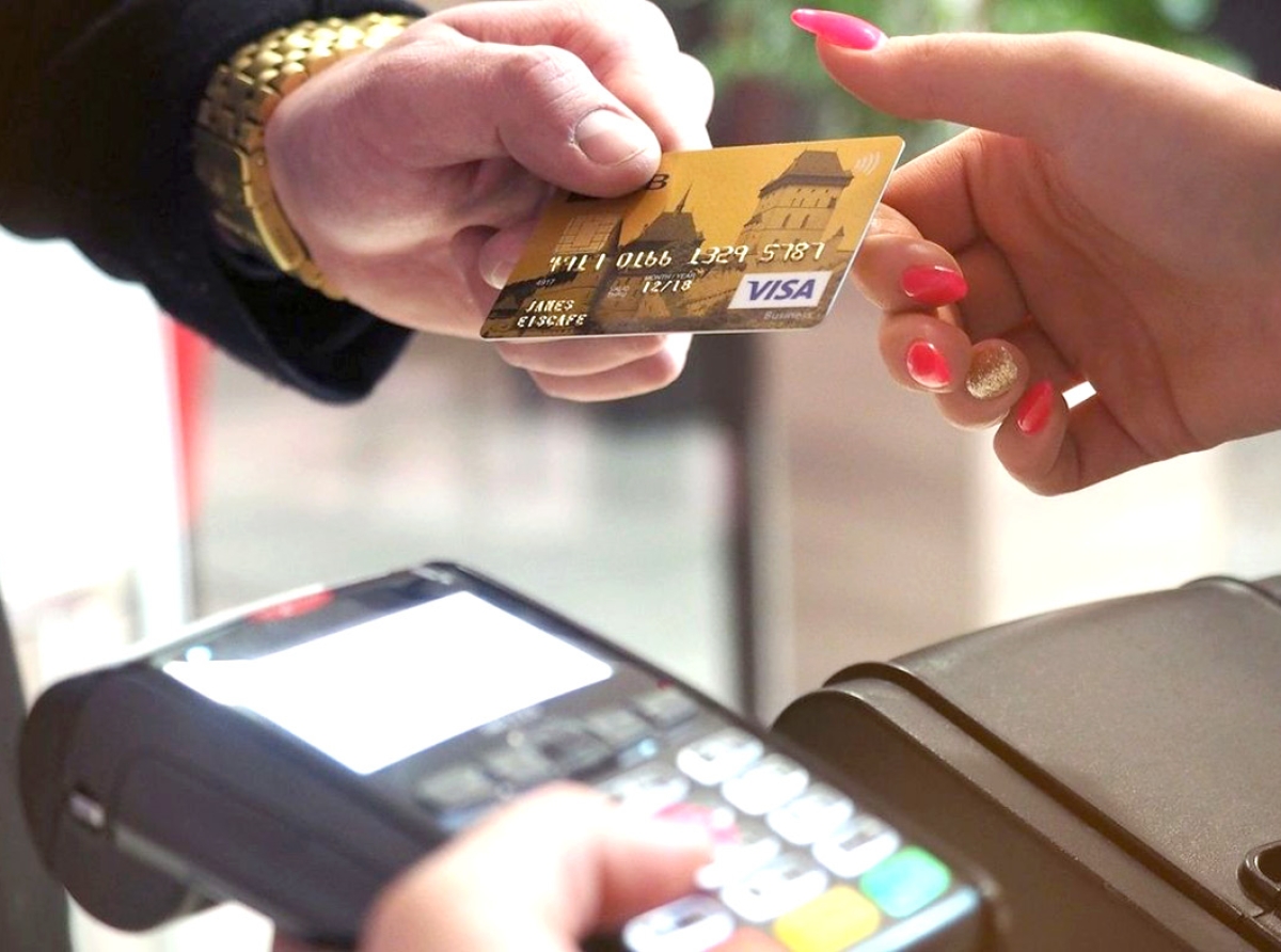 Turistanan cu Visa credit-card a gasta 163 miyon Dollar na Aruba den di tres cuartal di 2025