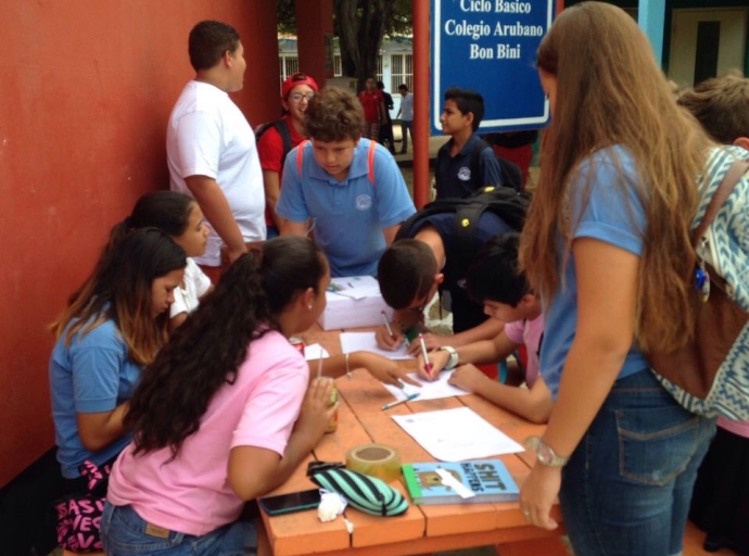 Fundacion Social di Colegio Arubano a yuda alumno y mayornan cu mas di 50 mil Florin