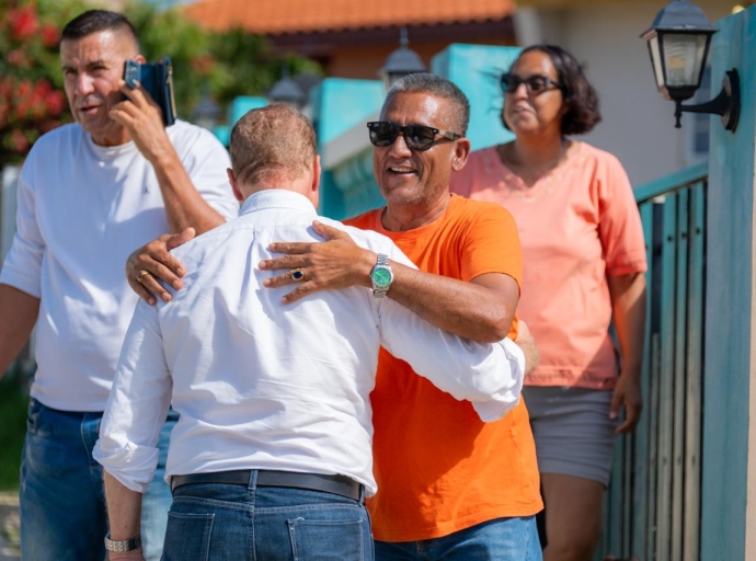 Cu man habri Kiviti a ricibi bishita di Prome Minister Eman