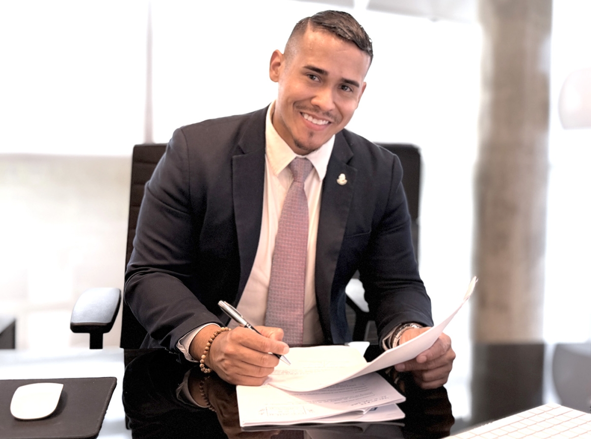 Minister Wendrick Cicilia satisfecho cu aumento di salario minimo pa ora