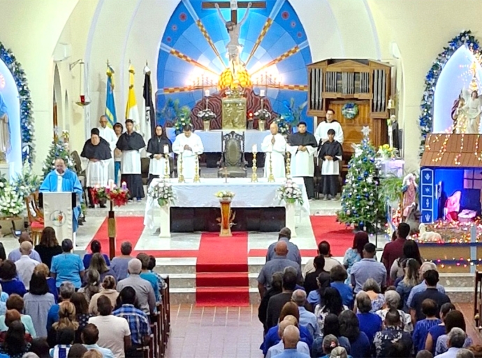 E maraviyoso temporada di Misanan di Aurora a cuminza cu yen di amor y Fe