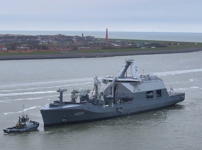 Barco di Marina Zr.Ms. Den Helder ta regresa Hulanda