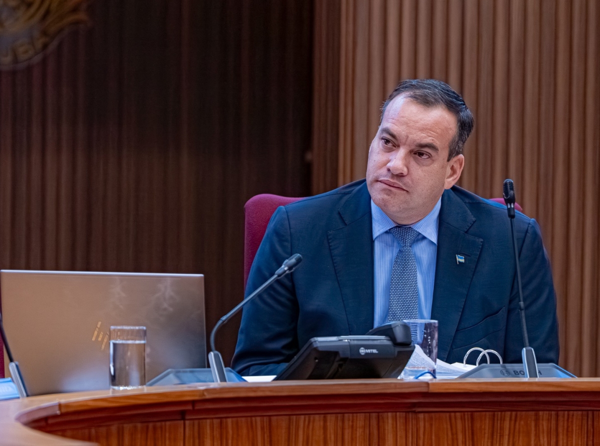 Pa 2025 Gobierno tin un surplus di 135 miyon florin