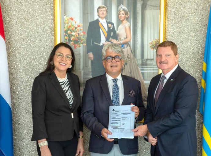 Ayudo pa tur mucha cu limitacion special na caminda