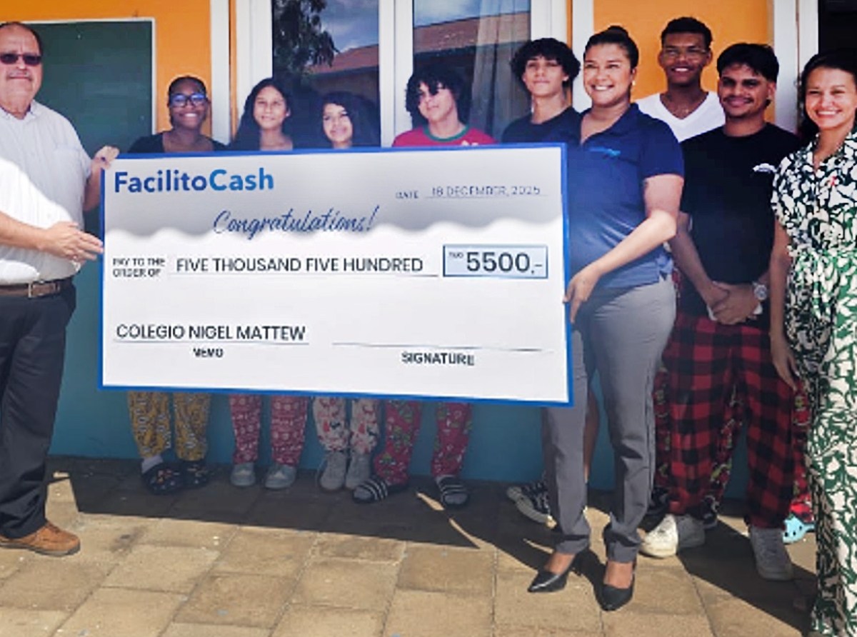 Facilito Cash ta patrocina parti di viahe di Colegio Nigel Matthew