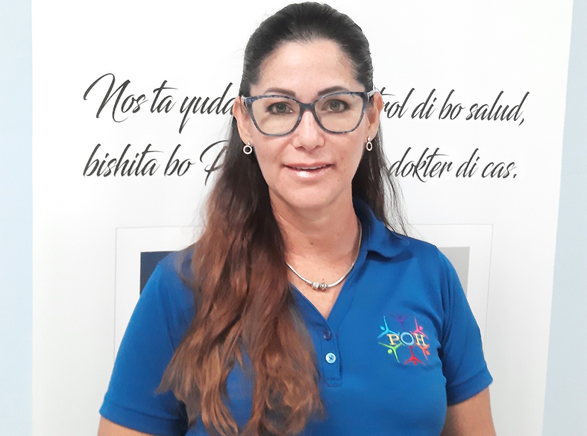 Preocupacion pa un grupo di adulto hoben cu presion y suco halto