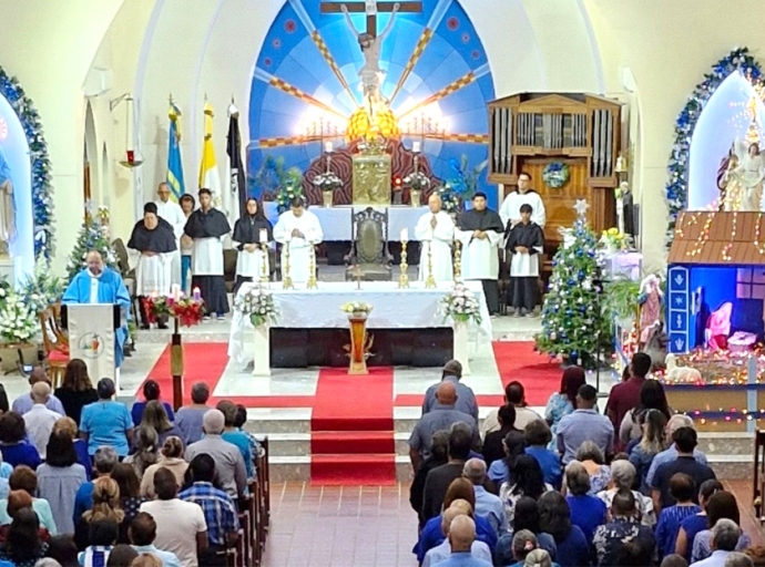 Asistencia na Misanan di Aurora ta mustra cu e esencia di Pasco di Nacemento ta persisti