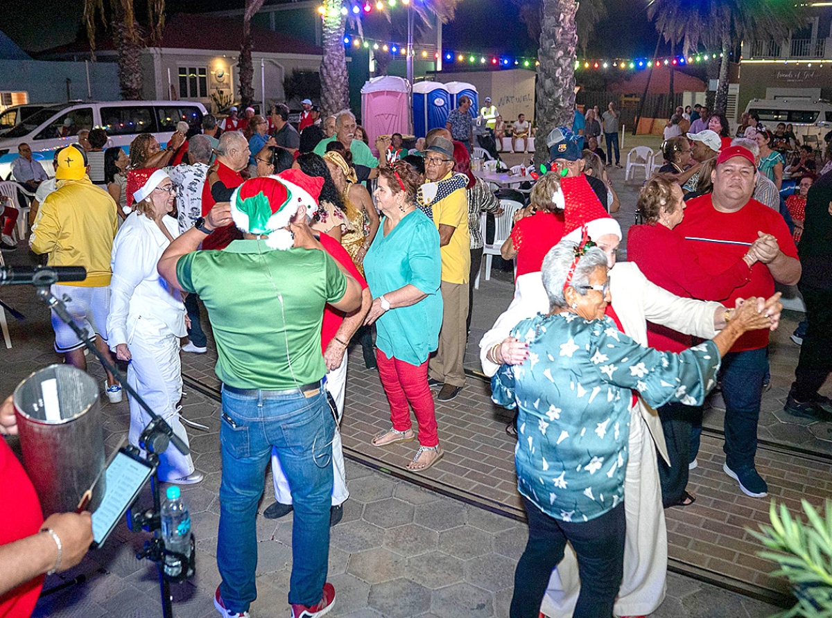 Ban Bek Caya tabata hopi bon bishita den fin di aña