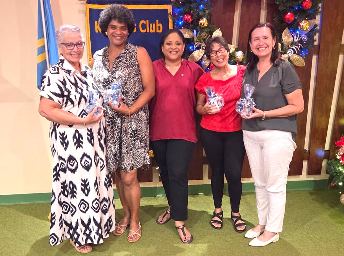 Ultimo reunion general di aña pa Kiwanis Club of Aruba cu ambiente