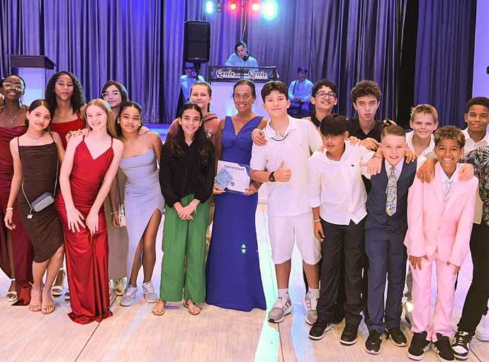   Mon Plaisir College a honra nan mihor studiantenan di ultimo lunanan