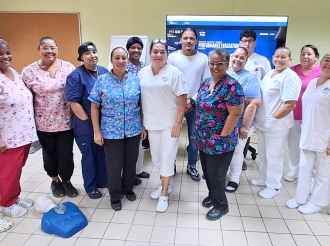 Grupo di 170 empleado di SABA a ricibi certificacion den Prome Auxilio