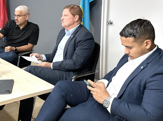 Comunidad riba Diasabra anochi a core yuda como 300 pasahero stagna na Aruba