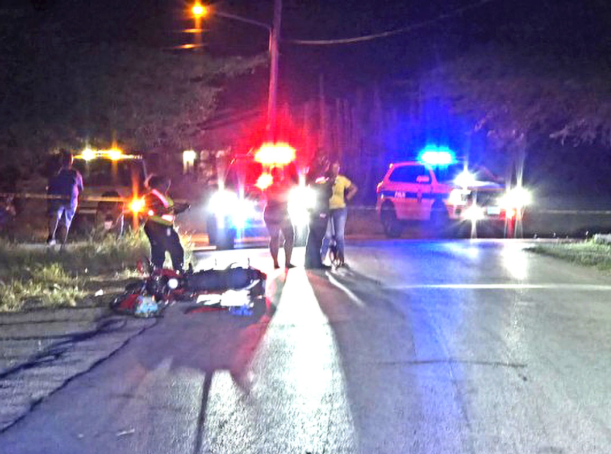 Motociclista a dal peaton y ambos a keda herida 