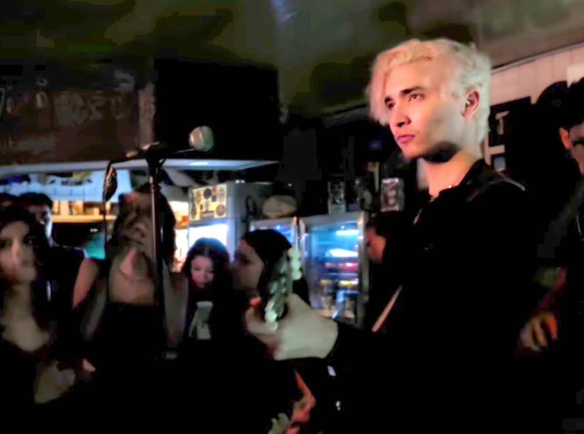 Cancion lanza pa banda ‘activemirror’ na honor di cancion ‘Scochi Bo Mama’ di Vicente Kelly