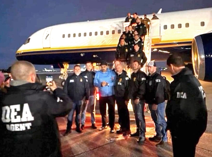Momento cu Nicolas Maduro a yega aeropuerto militar na New York