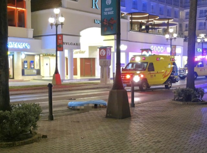 Hit & Run cruel a cobra bida di pareha cu a caba di sali di Casino