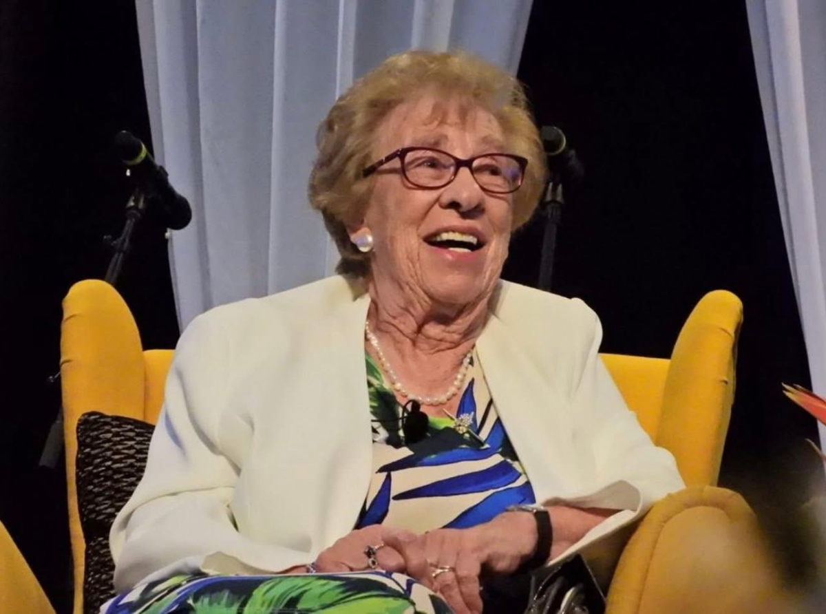 Eva Schloss, ruman di criansa di Anne Frank a fayece na edad di 96 aña