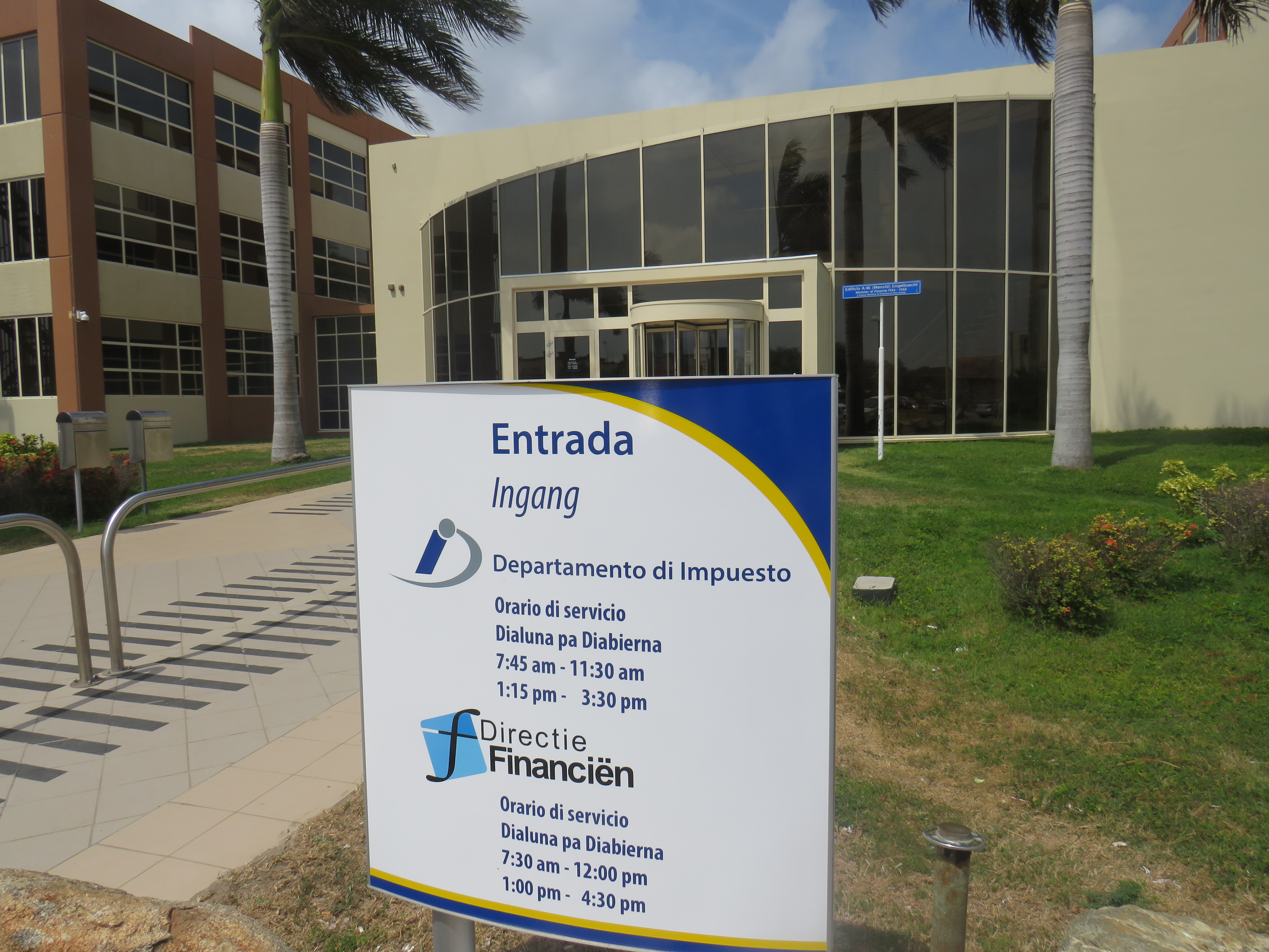 Entrante 1 di januari 2026 pensionadonan ta paga menos na prima di AZV