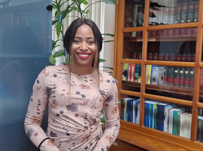 Semper mester tin un fondo di emergencia for di adelanta