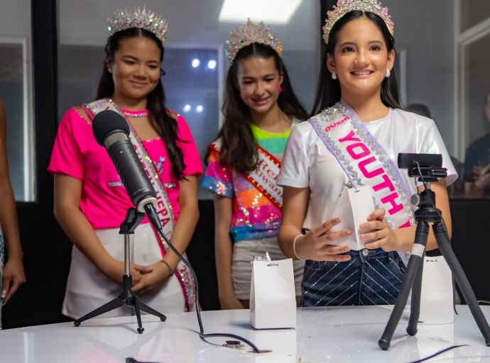 Esaki ta candidatanan pa Carnaval Reina Hubenil y Señora Carnaval