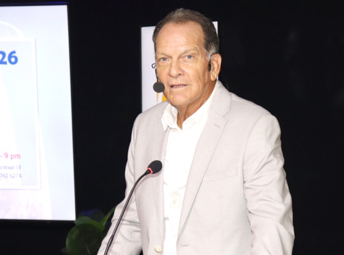 Marilis Becker a hiba nan den ambiente di Status Aparte 40 aña pasa