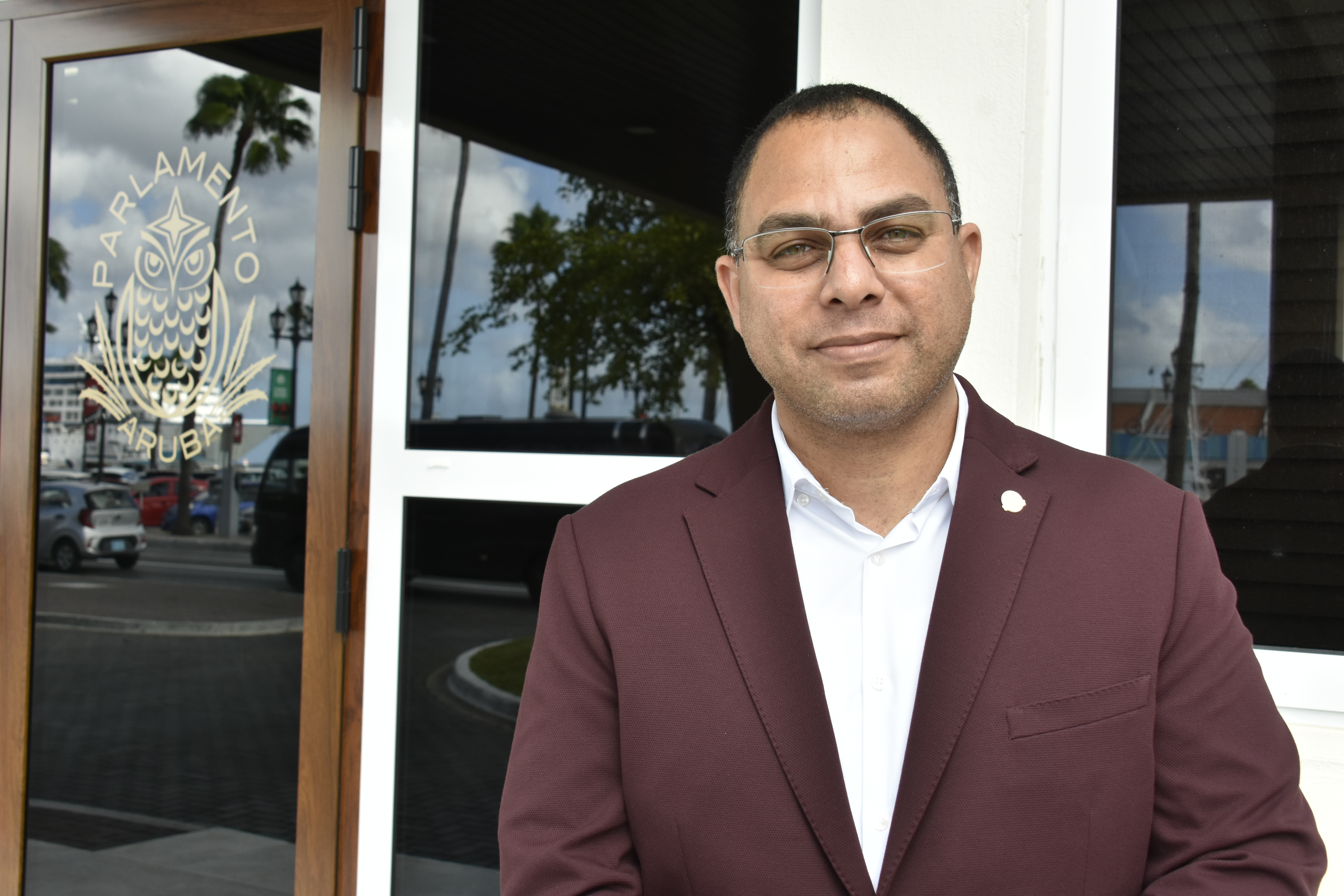 Seguridad di trafico ta un prueba di liderazgo y responsabilidad publico