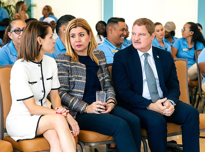 ATA ta columna clave den exito turistico di Aruba