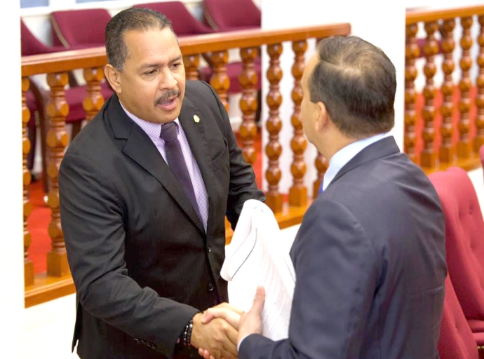 Parlamentario Carlos Bermudez ta destaca vision di gabinete riba incentivo fiscal y diversificacion economico