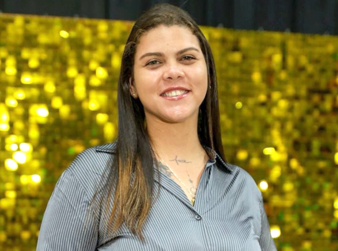 Kendra Maduro ta duna su banda di medaya di un situacion lamentable