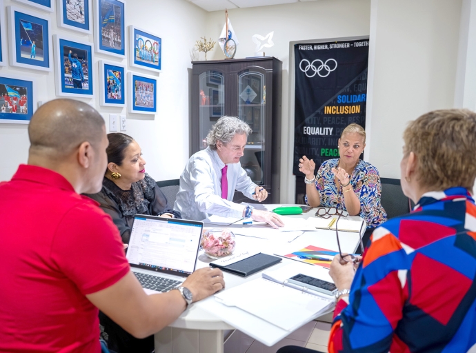 Directiva di Comite Olimpico Arubano a tene prome reunion general di aña   