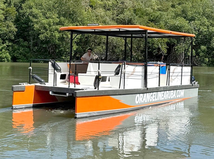 Boto cu 2 persona nabegando di Republica Dominicana pa Aruba awor ta perdi