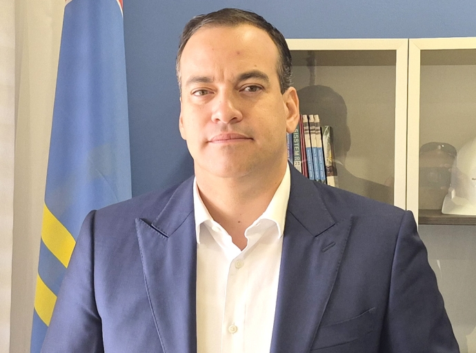 Minister Wever a haya ‘feedback’ hopi positivo di comerciantenan cu mester renoba edificio