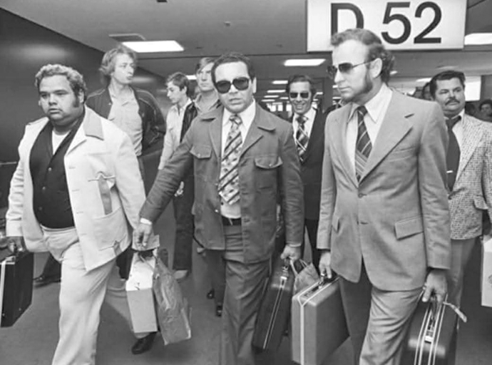 “Ban para keto y bisa, den e cuater decadanan aki kico nos a haci bon y kico menos bon”