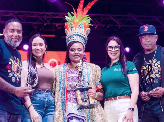 Melody Franken corona como Reina di Tumba Hubenil