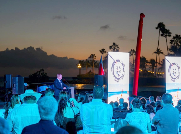 Monumento restaura di Piscadonan Perdi riba Lama oficialmente inaugura na Gouverneurs Baai