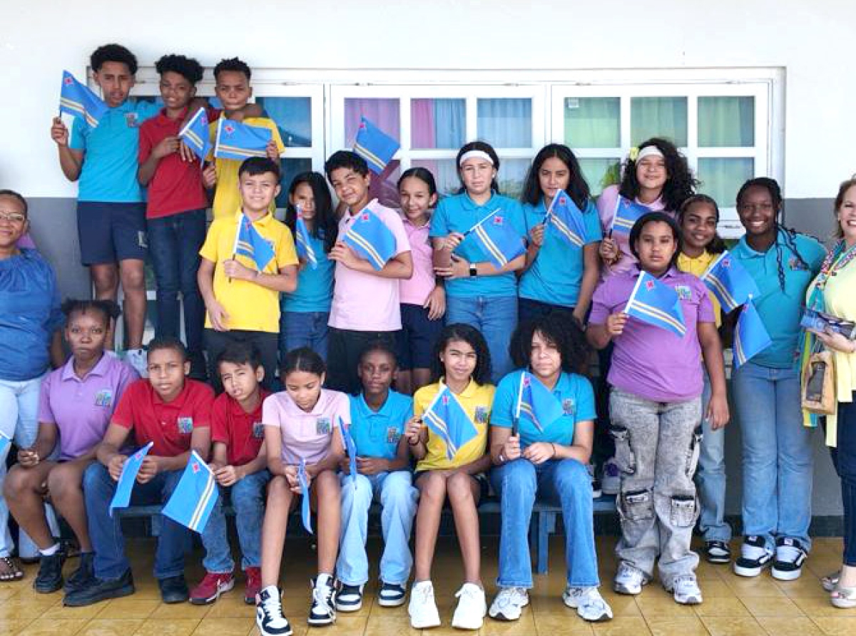 Parlamentarionan a keda impresiona con St. Franciscus College ta preparando pa Dia di Betico