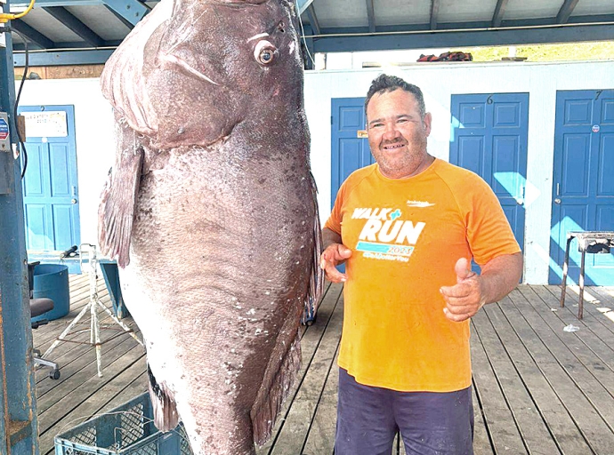 Karel a captura un Djampou di 145 kilo