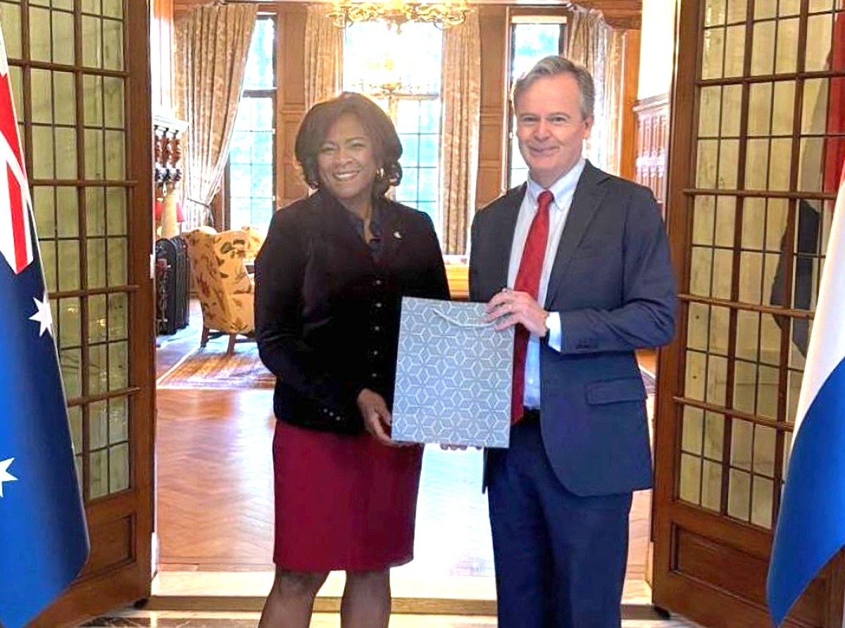Ministro Plenipotenciario di St. Maarten a bishita Embahador di Australia