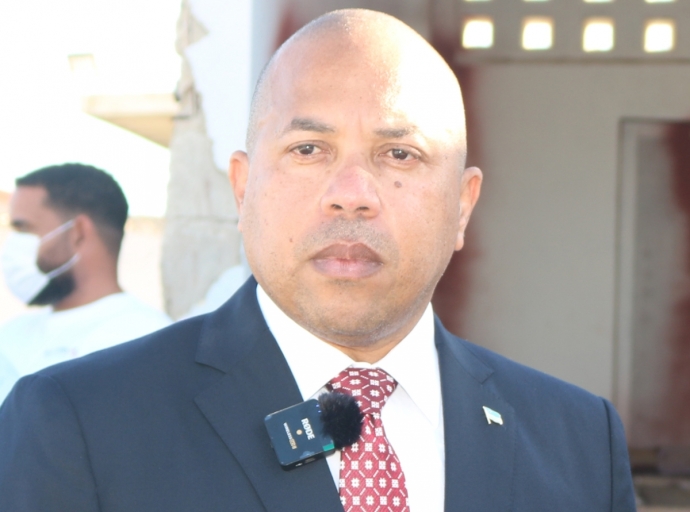 CEA ta encarga pa kita y pone banchi na enkel na detenidonan cu bin na remarca pa haya un