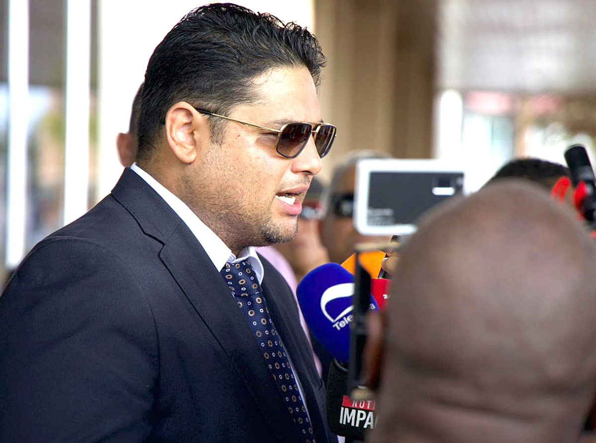 A yama minister di infrastructura bay parlamento pa un vragenuur riba vivienda y Airbnb