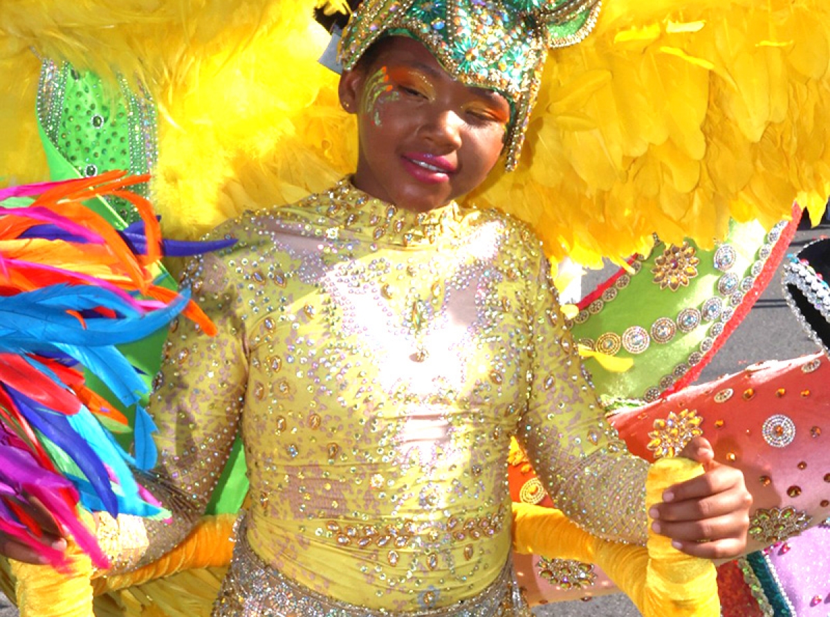 Parada di Noord tabata chikito pero cu fenomenal ambiente