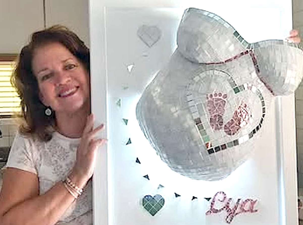 Artista Enrita Werleman cu workshop di mosaico cu tecnica Picassiette