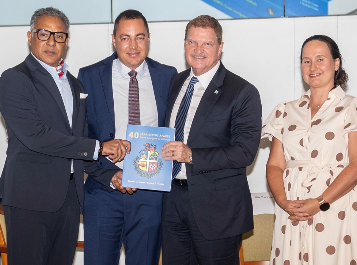 Buki encuanto 40 aña Status Aparte a wordo presenta