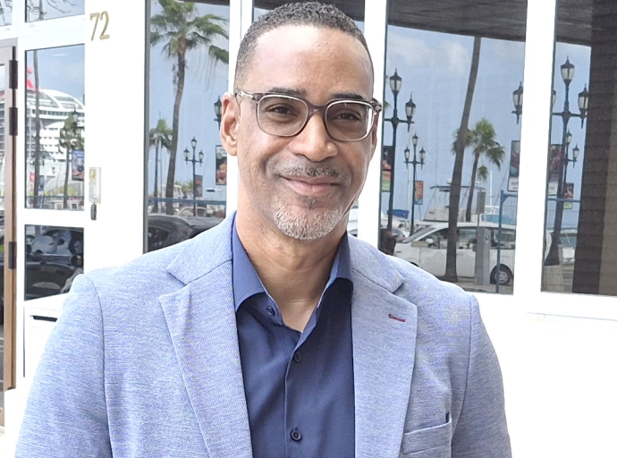 Parlamento tin su reglanan y e Comisionnan no mester desvia di esaki