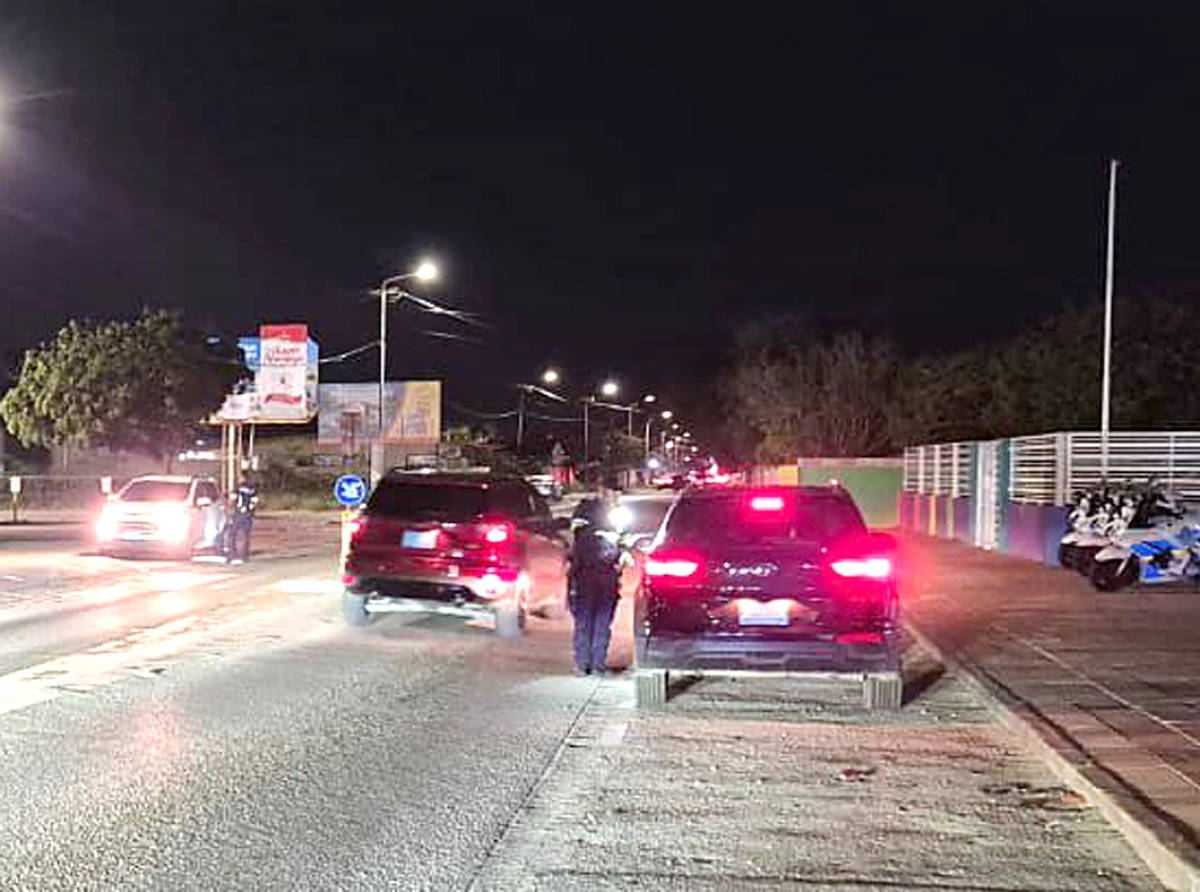 Polisnan motoriza a detene 15 chauffeur burachi despues di Lighting Parade