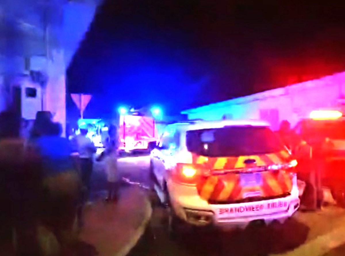 Dos cas bandona den Prinsenstraat na candela