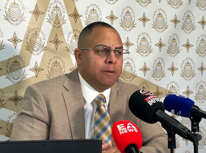 ‘Pa por reflexiona minister Croes y Wever mester compronde e lucha pa logra 40 aña di Status Aparte’