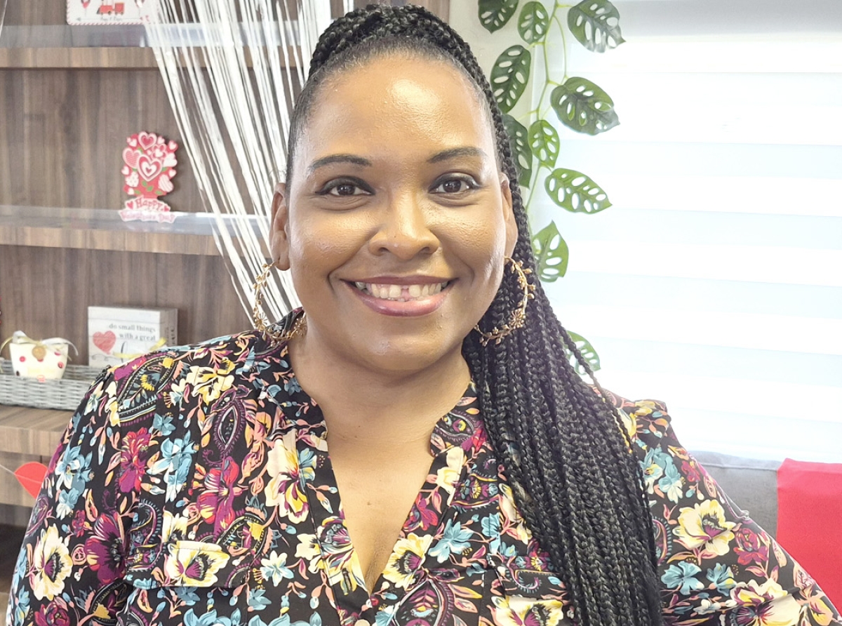 Pasadia Briyo di Solo ta invita Aruba pa bishita ‘Clien-te’ y aporta na te cu clientenan nan mes ta fabrica