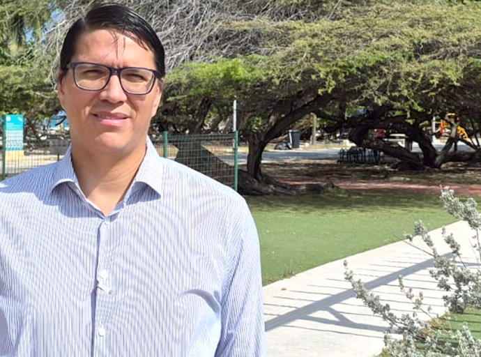 Ban tene e areanan aki limpi y mustra nos bishitantenan cu Aruba ta un dushi luga pa bishita